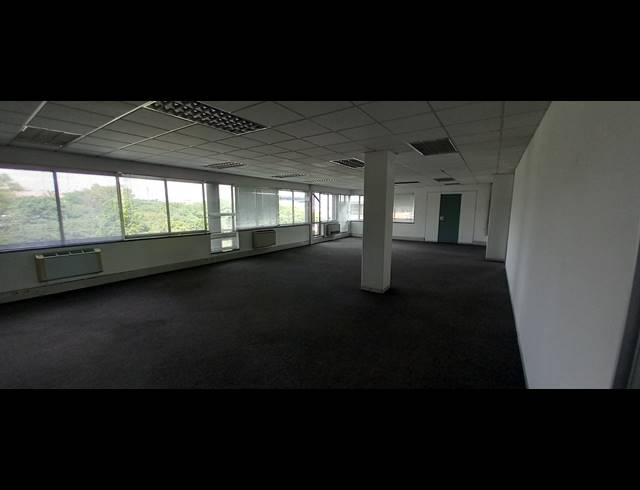 712M² OFFICE TO LET IN WOODMEAD